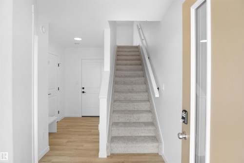 532 Uplands Drive Nw, Edmonton, AB - Indoor Photo Showing Other Room