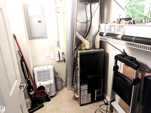 #302 9811 96A St Nw, Edmonton, AB - Indoor Photo Showing Other Room