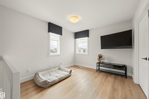 3837 Robins Crescent Nw, Edmonton, AB - Indoor