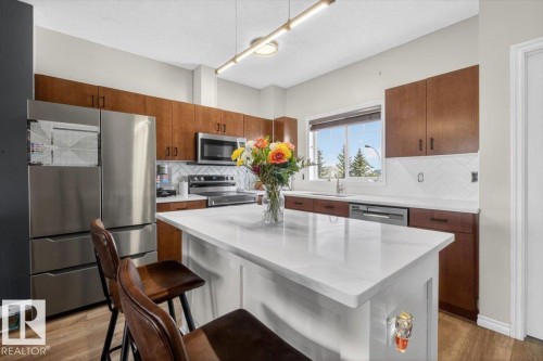 #76 3010 33 Av Nw, Edmonton, AB - Indoor Photo Showing Kitchen