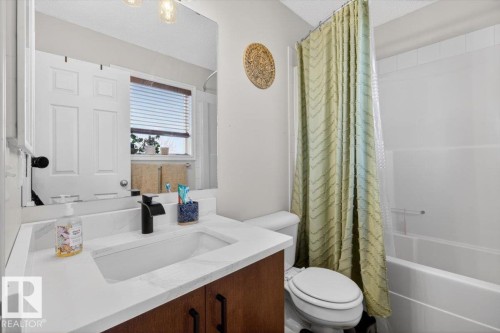 #76 3010 33 Av Nw, Edmonton, AB - Indoor Photo Showing Bathroom