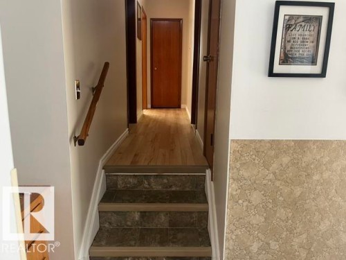 5213 50 Avenue, Vegreville, AB - Indoor Photo Showing Other Room
