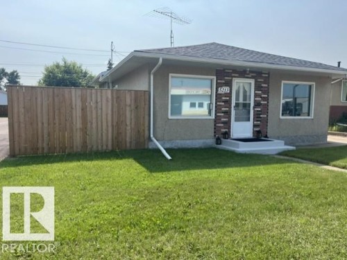 5213 50 Avenue   Vegreville, AB T9C 1M5