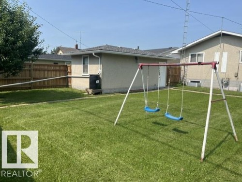 5213 50 Avenue, Vegreville, AB - Outdoor