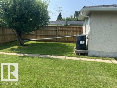 Yard - 5213 50 Avenue, Vegreville, AB - Outdoor