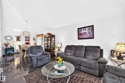 6 Atkinson Place, St. Albert, AB - Indoor Photo Showing Living Room