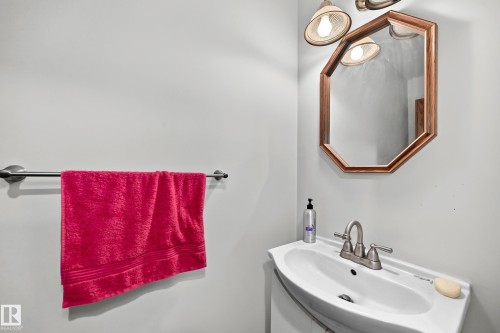 6 Atkinson Place, St. Albert, AB - Indoor Photo Showing Bathroom