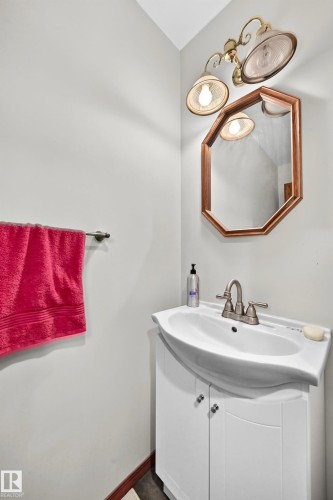 6 Atkinson Place, St. Albert, AB - Indoor Photo Showing Bathroom