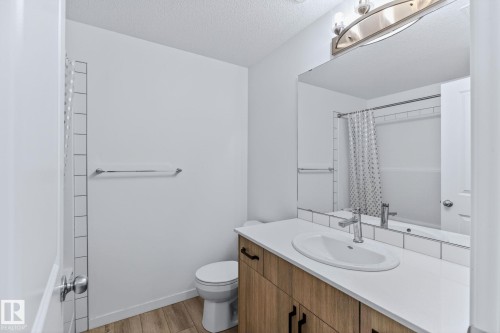 #301 864 Secord Bv Nw, Edmonton, AB - Indoor Photo Showing Bathroom