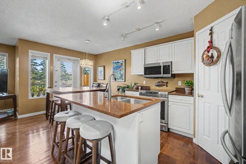 1754 Turvey Bend Bend Nw, Edmonton, AB - Indoor Photo Showing Other Room