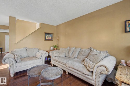 1754 Turvey Bend Bend Nw, Edmonton, AB - Indoor Photo Showing Living Room