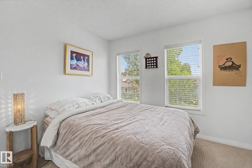 1754 Turvey Bend Bend Nw, Edmonton, AB - Indoor Photo Showing Bedroom