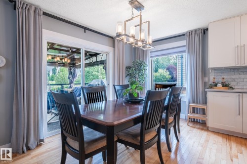 47 Landon Crescent, Spruce Grove, AB - Indoor Photo Showing Dining Room