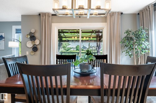 47 Landon Crescent, Spruce Grove, AB - Indoor Photo Showing Dining Room
