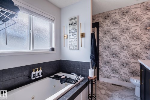 47 Landon Crescent, Spruce Grove, AB - Indoor Photo Showing Bathroom