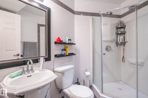 47 Landon Crescent, Spruce Grove, AB - Indoor Photo Showing Bathroom