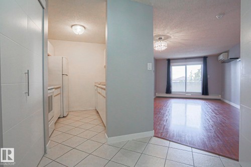 #208 6710 158 Av Nw, Edmonton, AB - Indoor Photo Showing Other Room