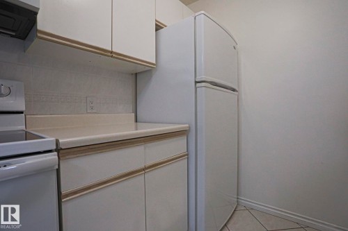 #208 6710 158 Av Nw, Edmonton, AB - Indoor