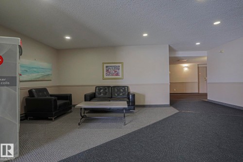 #208 6710 158 Av Nw, Edmonton, AB - Indoor