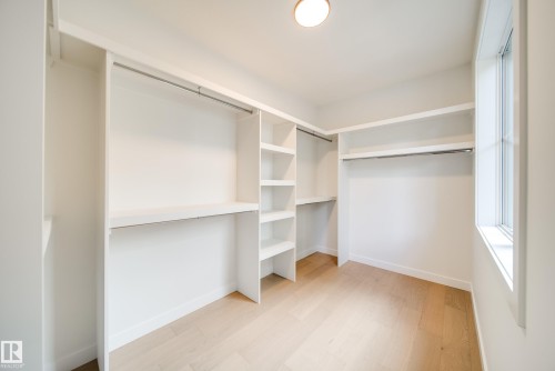 6003 111 Avenue Nw, Edmonton, AB - Indoor With Storage
