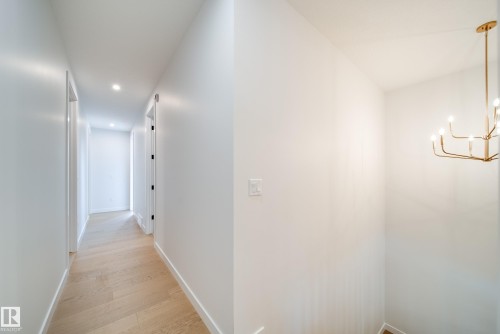 6003 111 Avenue Nw, Edmonton, AB - Indoor Photo Showing Other Room