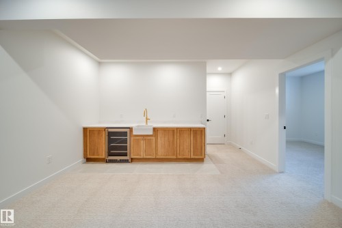 6003 111 Avenue Nw, Edmonton, AB - Indoor Photo Showing Other Room