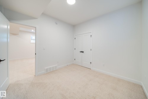 6003 111 Avenue Nw, Edmonton, AB - Indoor Photo Showing Other Room
