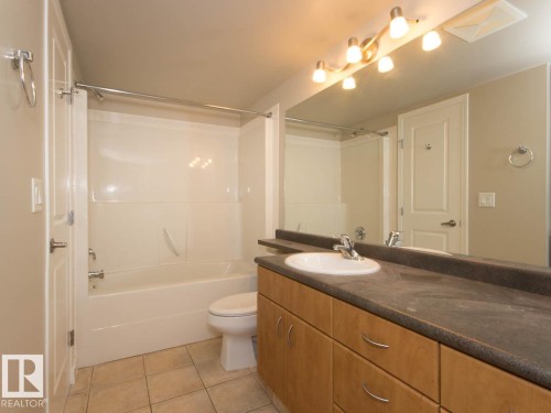 #1806 10303 105 St Nw, Edmonton, AB - Indoor Photo Showing Bathroom
