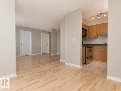 #1806 10303 105 St Nw, Edmonton, AB - Indoor