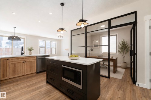 10 Gable Common, Spruce Grove, AB - Indoor Photo Showing Kitchen With Upgraded Kitchen