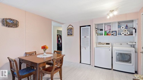 17 Park Ridge Crescent Northwest, Edmonton, AB - Indoor Photo Showing Laundry Room