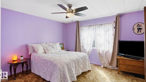 17 Park Ridge Crescent Northwest, Edmonton, AB - Indoor Photo Showing Bedroom