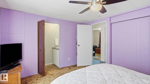 17 Park Ridge Crescent Northwest, Edmonton, AB - Indoor Photo Showing Bedroom