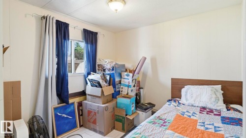 17 Park Ridge Crescent Northwest, Edmonton, AB - Indoor Photo Showing Bedroom