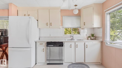 17 Park Ridge Crescent Northwest, Edmonton, AB - Indoor Photo Showing Kitchen With Double Sink