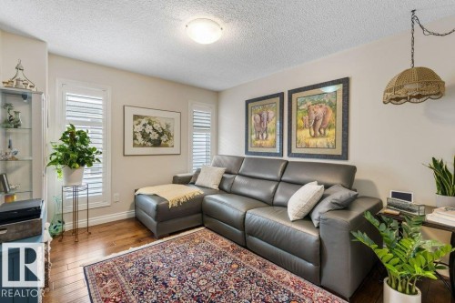 2 Enderby Crescent, St. Albert, AB - Indoor Photo Showing Living Room