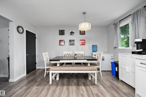11439 39 Avenue Nw, Edmonton, AB - Indoor Photo Showing Dining Room