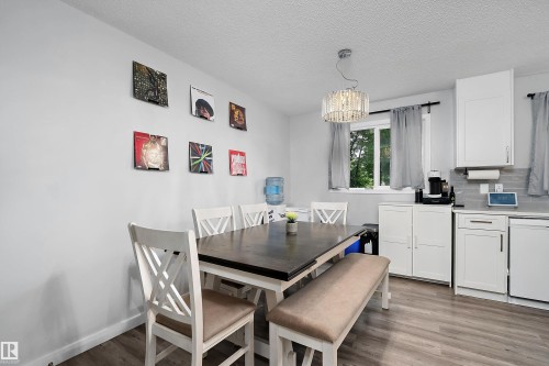 11439 39 Avenue Nw, Edmonton, AB - Indoor Photo Showing Dining Room