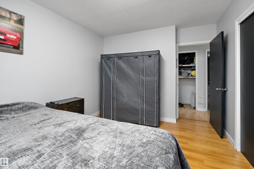 11439 39 Avenue Nw, Edmonton, AB - Indoor Photo Showing Bedroom