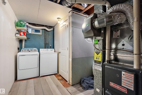 11439 39 Avenue Nw, Edmonton, AB - Indoor Photo Showing Laundry Room