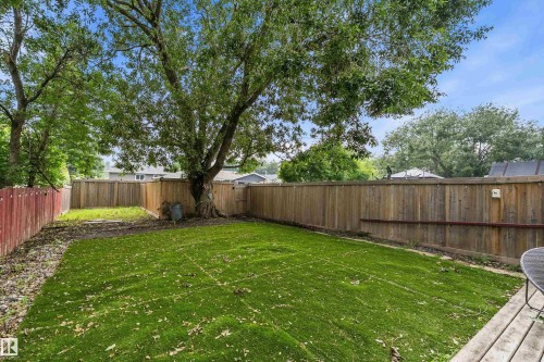 11439 39 Avenue Nw, Edmonton, AB - Outdoor With Backyard
