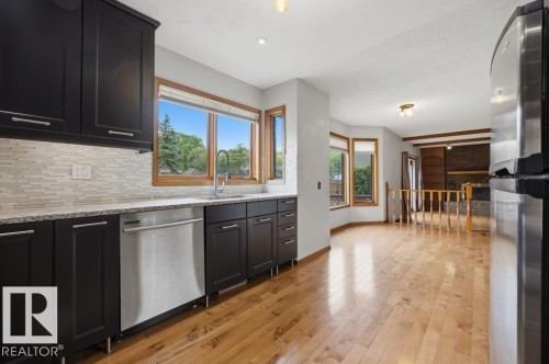 4140 147 Street Nw, Edmonton, AB - Indoor Photo Showing Kitchen