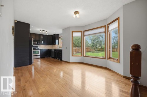 4140 147 Street Nw, Edmonton, AB - Indoor Photo Showing Kitchen