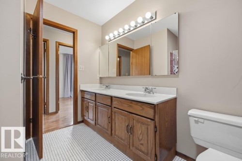 4140 147 Street Nw, Edmonton, AB - Indoor Photo Showing Bathroom