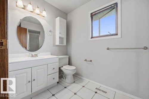 4140 147 Street Nw, Edmonton, AB - Indoor Photo Showing Bathroom