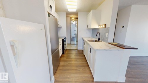 #804 10135 116 St Nw, Edmonton, AB - Indoor Photo Showing Kitchen