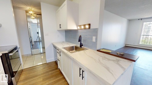 #804 10135 116 St Nw, Edmonton, AB - Indoor Photo Showing Kitchen With Upgraded Kitchen