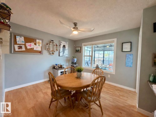 105 Keystone Crescent, Leduc, AB - Indoor Photo Showing Dining Room