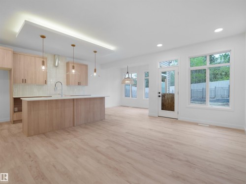 8247 Kiriak Loop Sw, Edmonton, AB - Indoor Photo Showing Kitchen