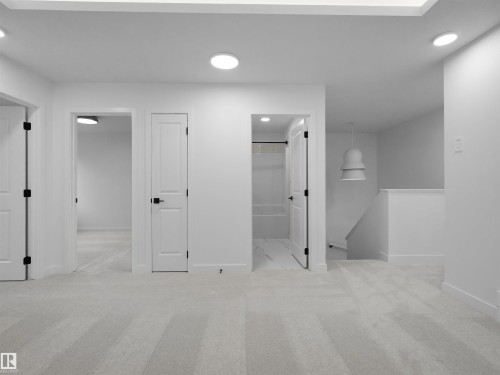 8247 Kiriak Loop Sw, Edmonton, AB - Indoor Photo Showing Other Room